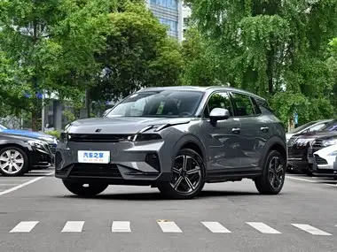 Lynk & Co 06 EM-P