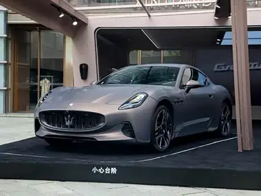 Maserati GranTurismo NEV