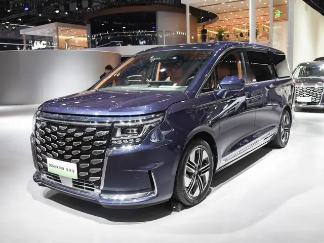 Refine RF8 PHEV