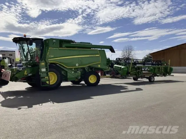 John Deere T550