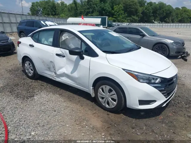 Nissan Versa