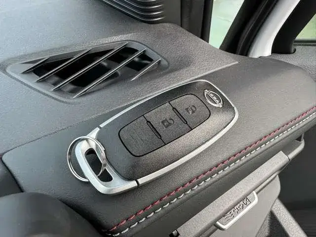 Nissan Noteaura