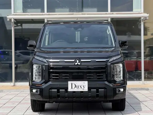 Mitsubishi Delica D 5