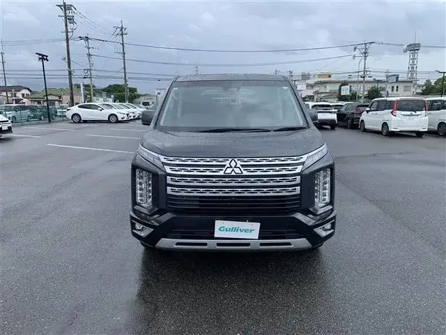 Mitsubishi Delica D 5