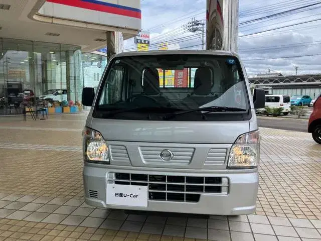 Nissan NT100 Clipper