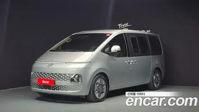 Hyundai Staria