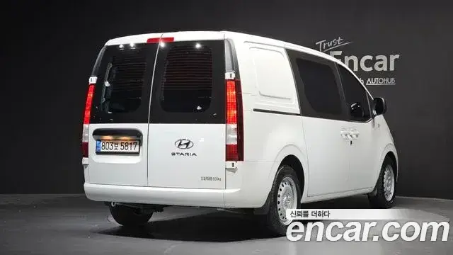 Hyundai Staria