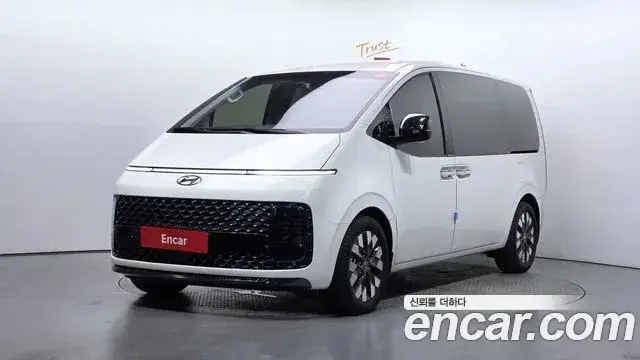 Hyundai Staria