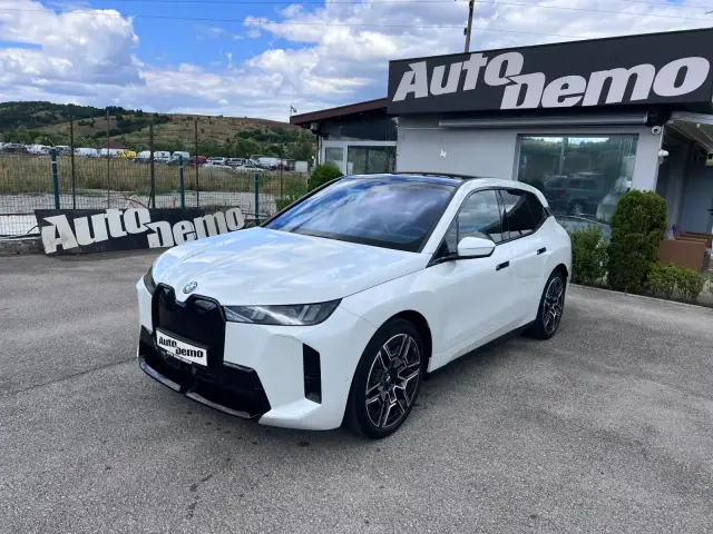 BMW iX