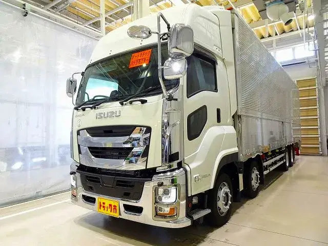 Isuzu Giga