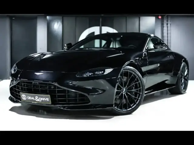 Aston Martin V8