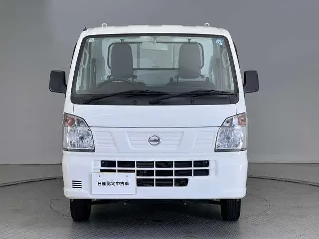 Nissan NT100 Clipper