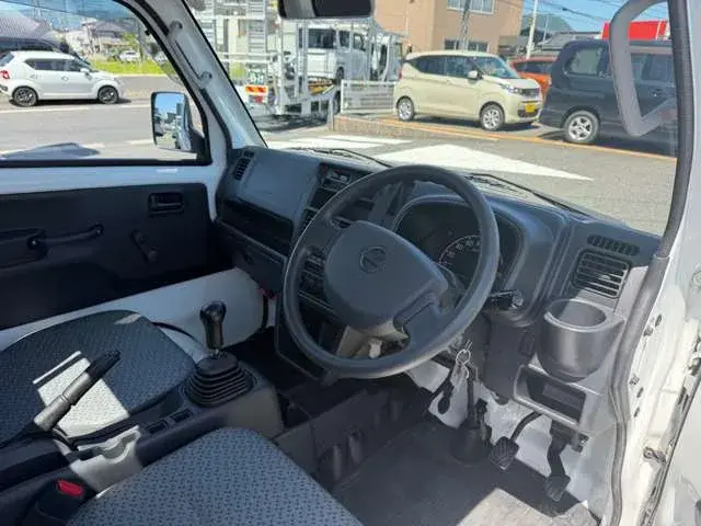 Nissan NT100 Clipper