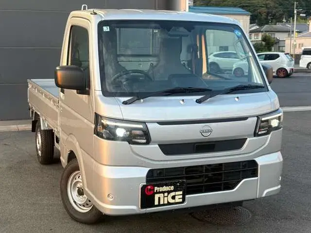 Nissan Clipper Track
