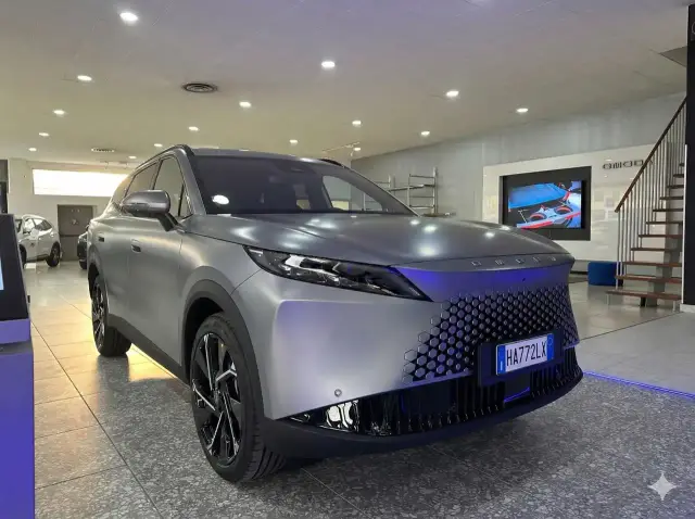 Omoda 7