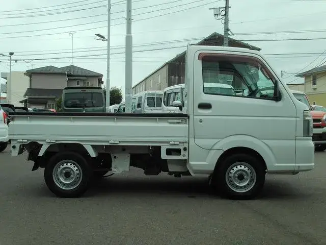Nissan NT100 Clipper