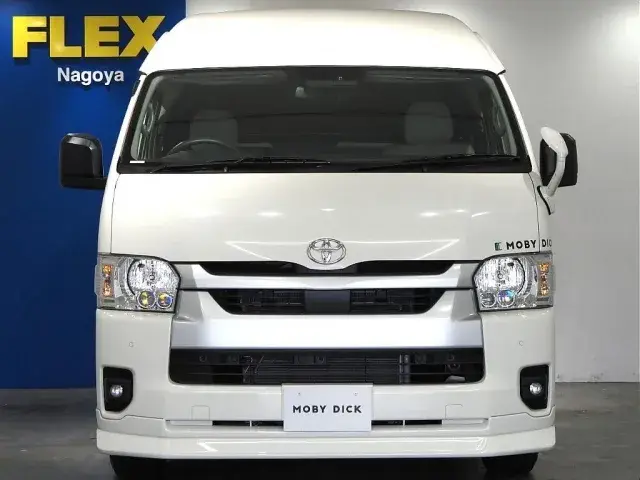 Toyota Hiace Commuter