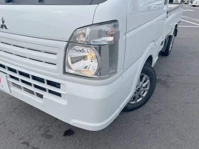Mitsubishi Minicab Track