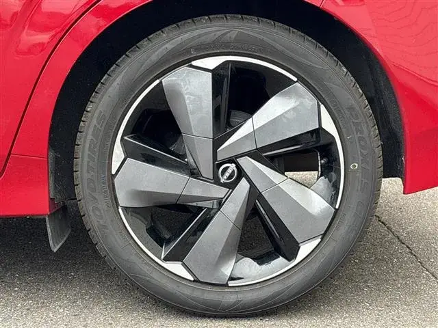 Nissan Noteaura