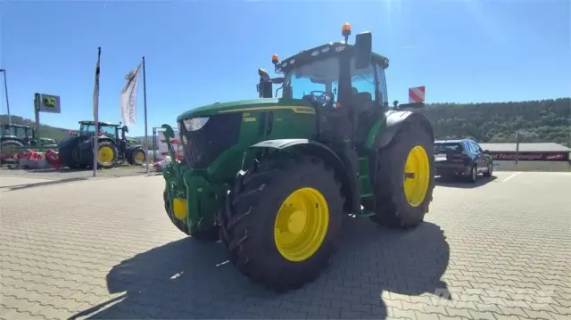 John Deere 6R