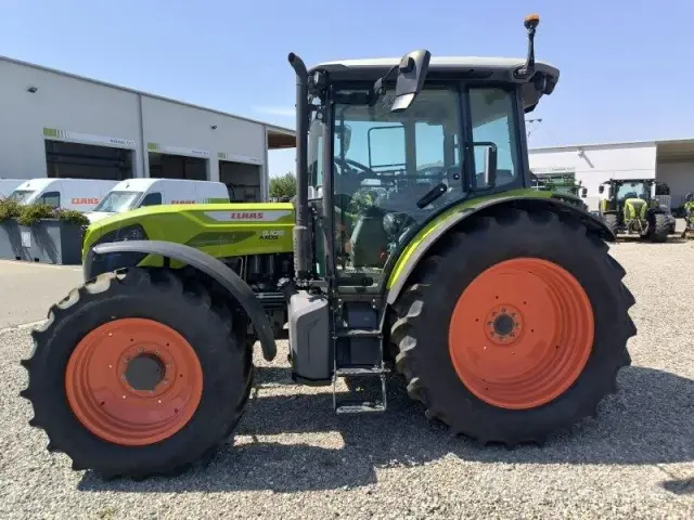 CLAAS Axos