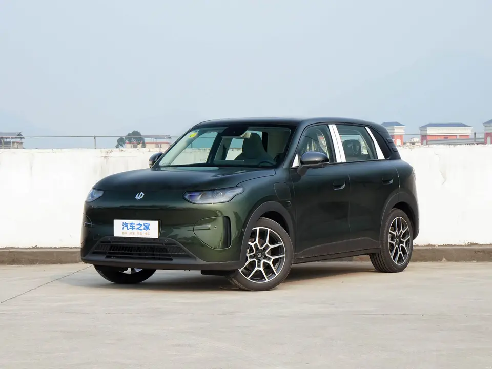 Leapmotor A10, зелёный